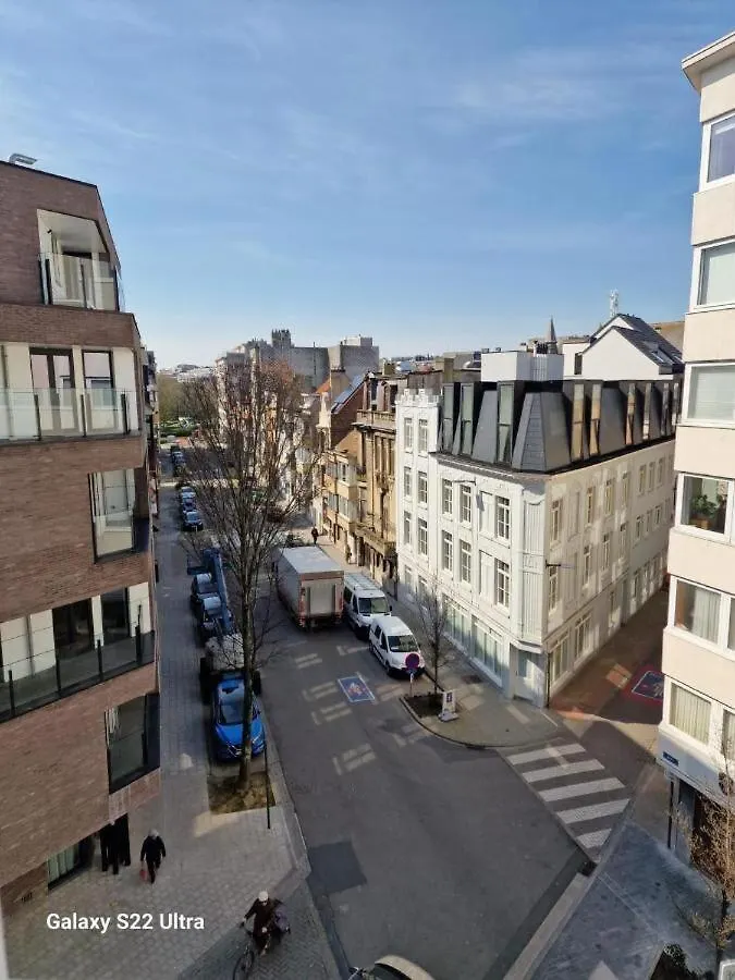 Luxury Renovated 3 Rooms Apartment Ostend