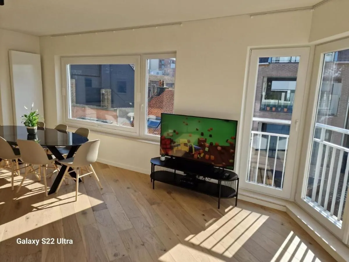 Luxury Renovated 3 Rooms Apartment Ostend